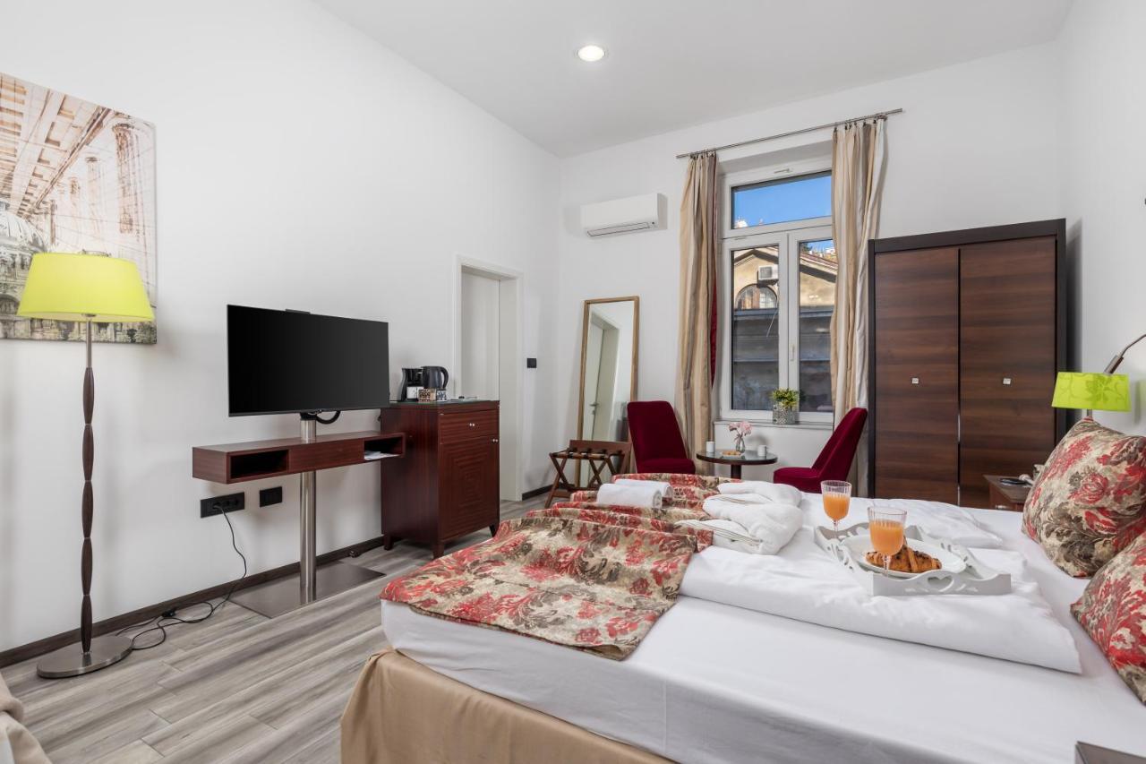Continentale Apartment Рийека Екстериор снимка