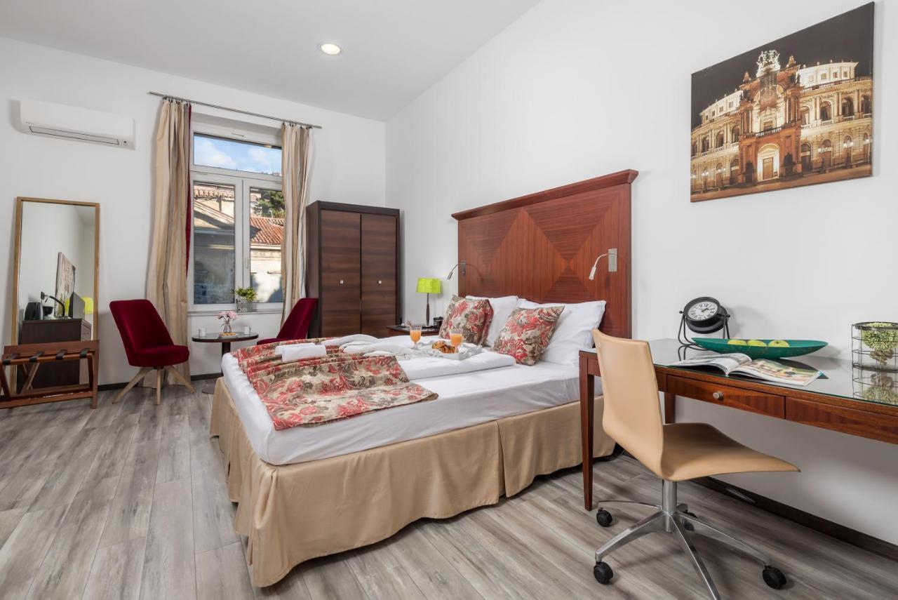 Continentale Apartment Рийека Екстериор снимка