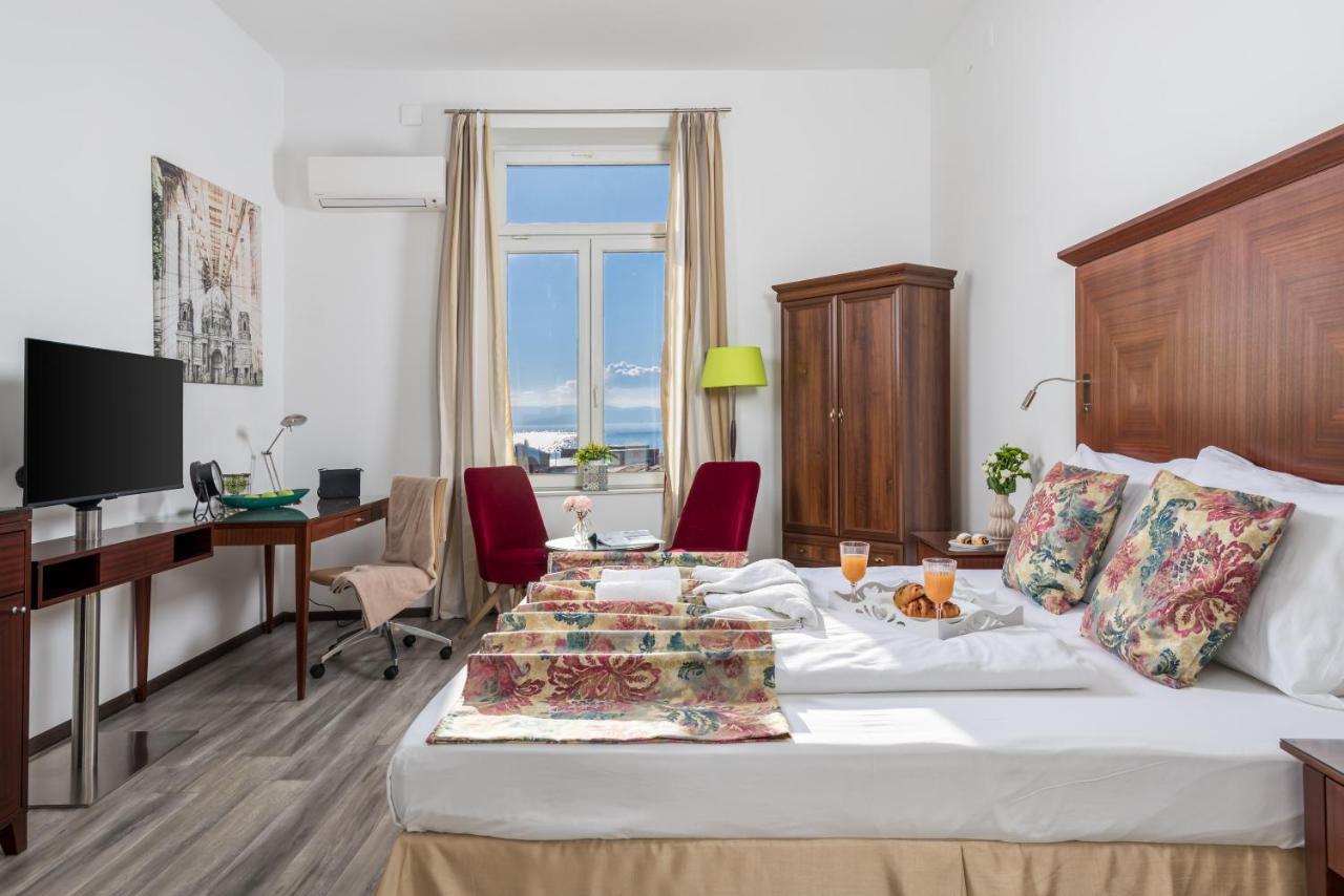 Continentale Apartment Рийека Екстериор снимка