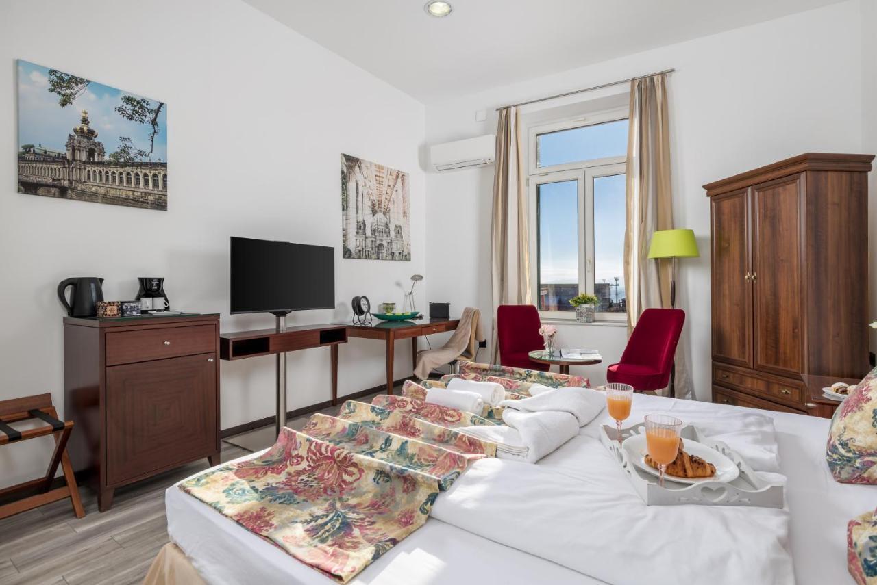 Continentale Apartment Рийека Екстериор снимка